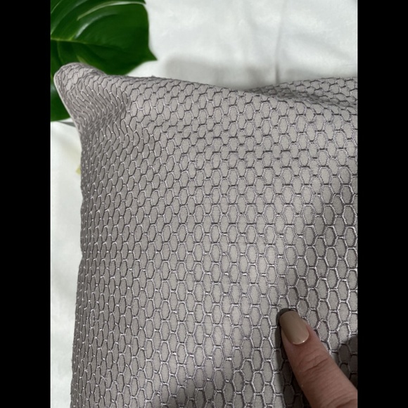 NWD Hotel Collection Honeycomb Trelli‎ Decor Pillow - Picture 2 of 12